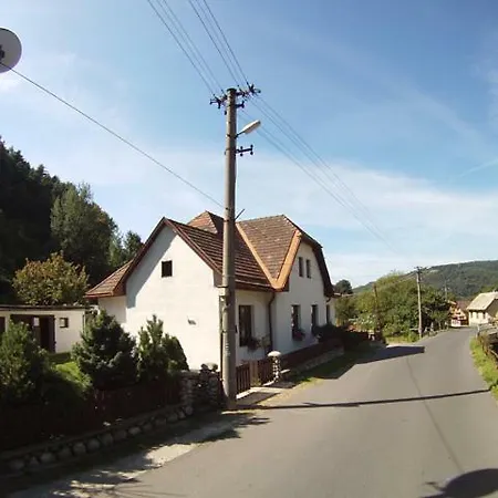 Apartamento Pod Vejmutovym Lesom