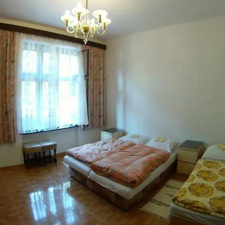 Apartamento Pod Vejmutovym Lesom